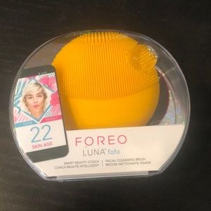 Brand new Foreo facial cleansing brush